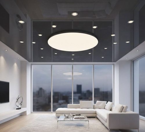 Фрагмент глянцевой плёнки и диагональной LED-линии на кухне